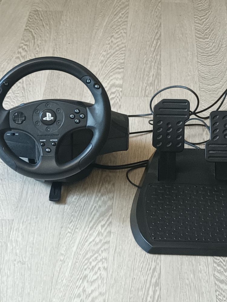 Ps4 avec 4 jeux, volant et p�dale 200 Vendeuvre-sur-Barse (10)