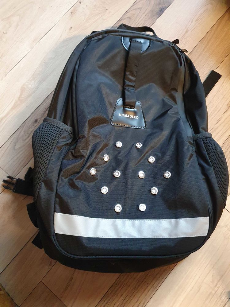 Sac �    dos avec leds clignotants pour cycliste 75 Annecy-le-Vieux (74)