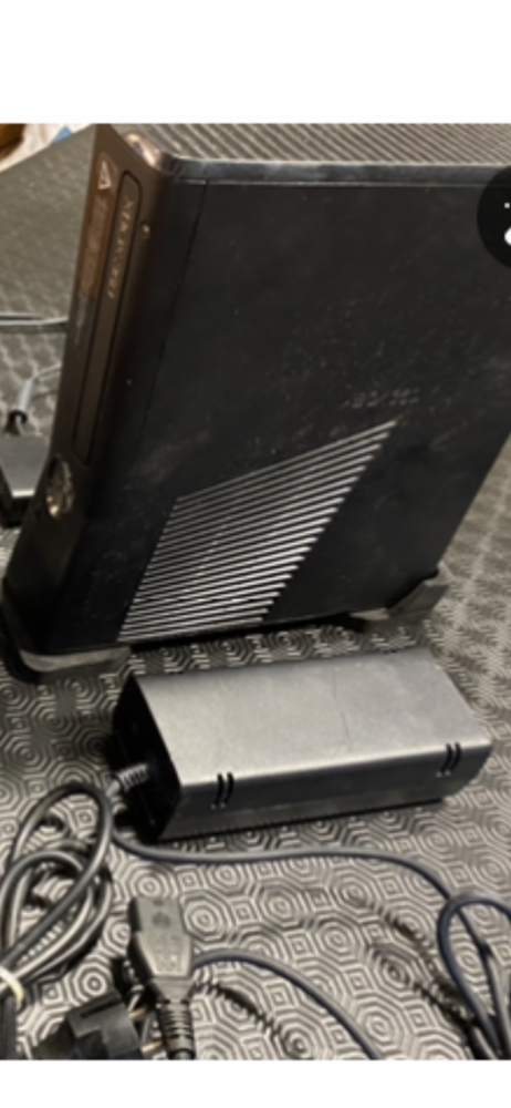 X box 360 avec une manette 50 Uckange (57)