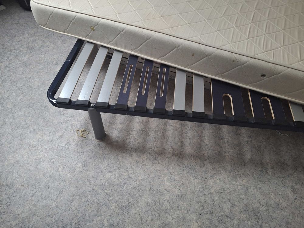 lit avec matelas 100 Saint-Derrien (29)