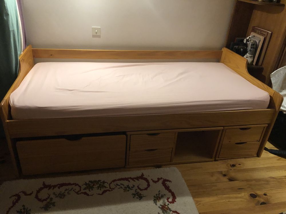 Lit 90 avec rangements un coffre et des petits tiroirs 120 L'Hospitalet (04)