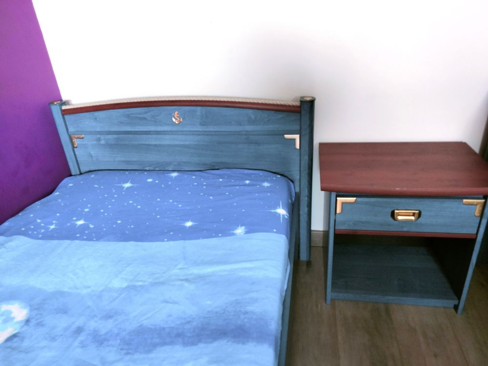 Lit avec sommier, matelas/prot�ge-matelas et table de chevet 95 Saint-Aubin-en-Charollais (71)