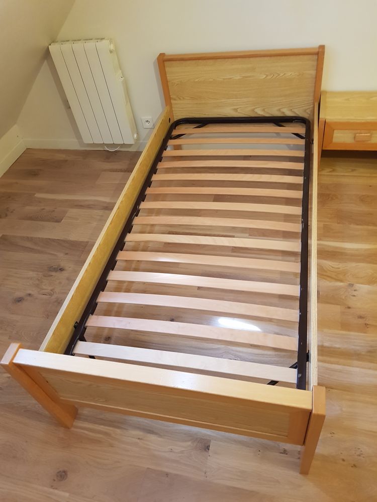 Lit avec sommier 
70 Cormontreuil (51)