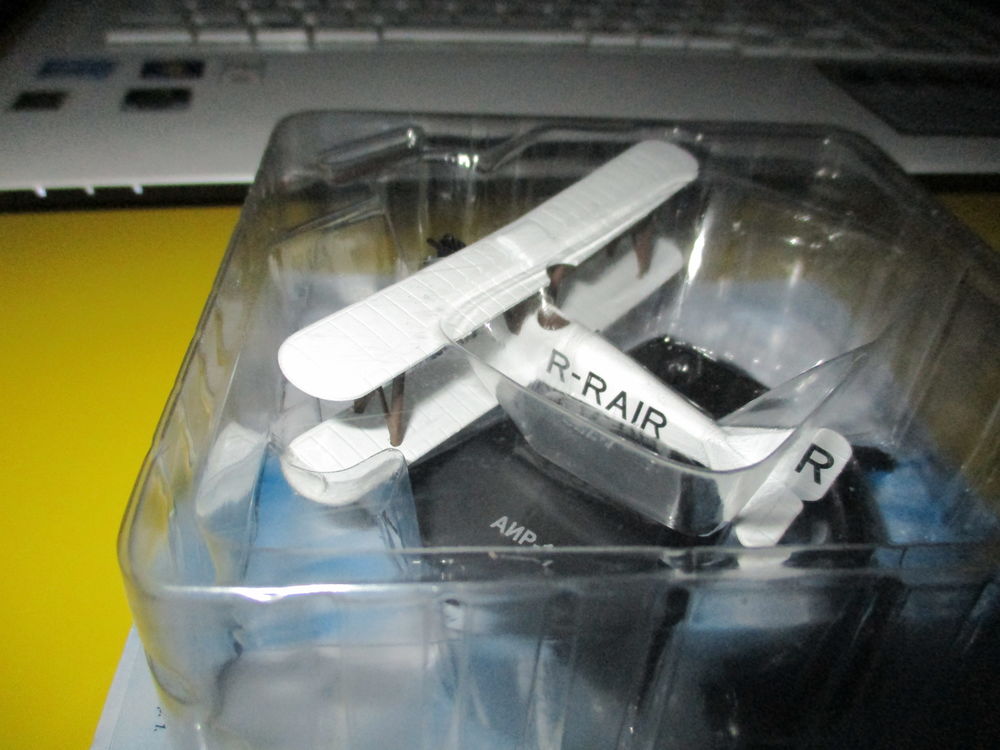 avion biplan m�tal maquette avion miniature neuf 12 Lognes (77)