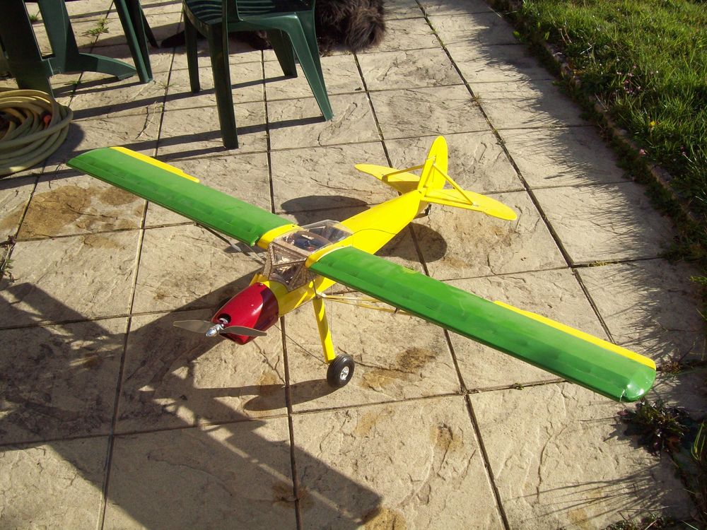 avion t�l�command�  fiesler storch  pr�t a voler  NEUF 
120 Cras (38)