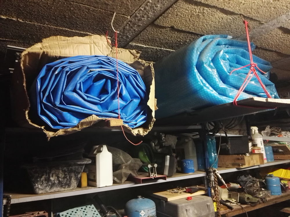 2 b�che pour piscine 8 m�tres 40 sur 4 m�tres 20 en 0 D'Huison-Longueville (91)