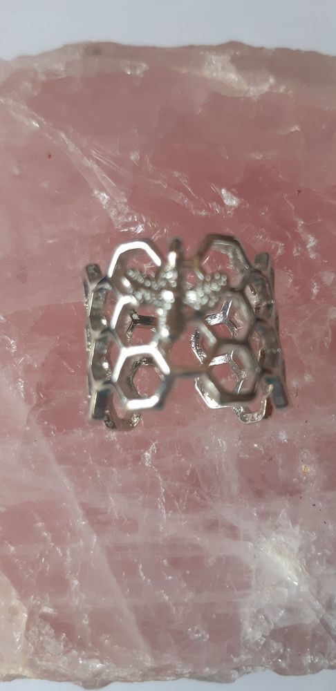 bague anneau de nid d'abeille avec l'abeille minuscule 5 La Seyne-sur-Mer (83)