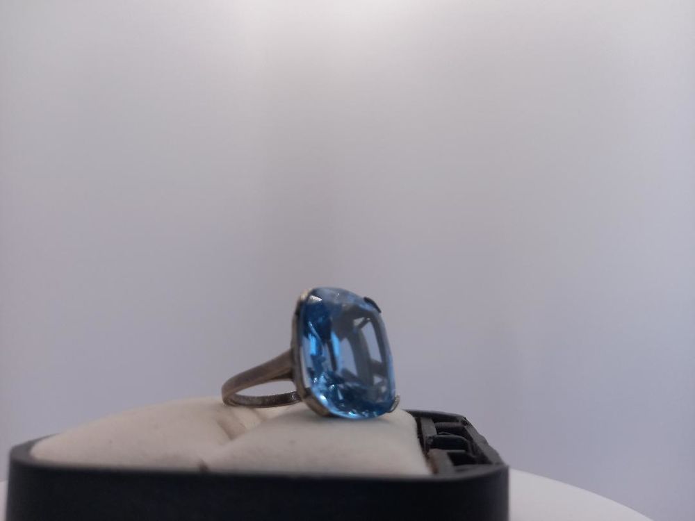 BAGUE en argent AIGUE MARINE de 19,275ct
Taille: 52 350 Lyon 9 (69)