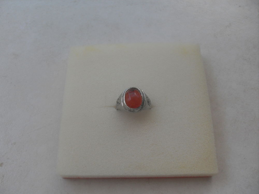 bague en argent et  ambre  15 Saint-Germain-au-Mont-d'Or (69)