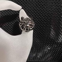 Bague avec t�te de loup 3 La Fert�-sous-Jouarre (77)