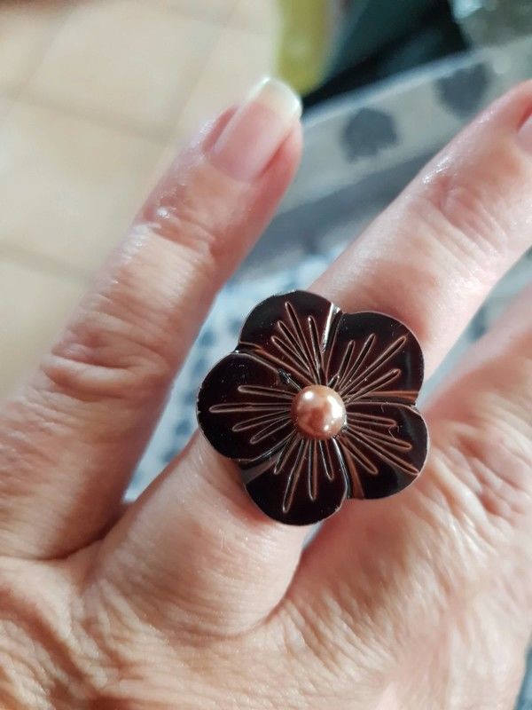 Bague fleur tres bon etat anneau r�glable diam�tre de la fle 3 Viriat (01)