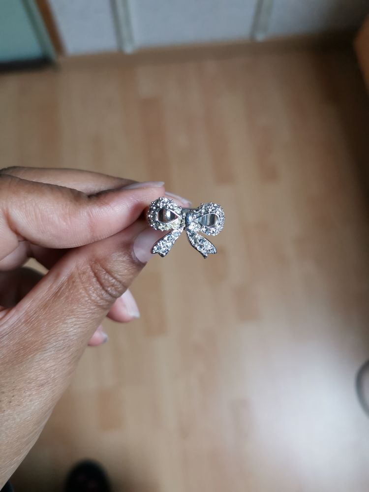 Bague noeud strass�e blanc sans marque, taille 56 5 Villemomble (93)