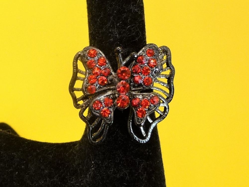 Bague Papillon en M�tal Ajustable avec Strass Rouge- Neuf 4 Paris 15 (75)