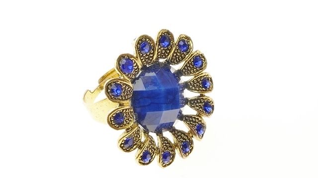 Bague r�glable en laiton  dor� et pierres 12 Montargis (45)