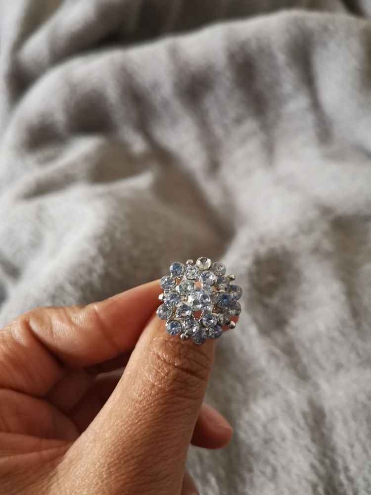 Bague strass�e blanc sans marque, taille 54, neuve 5 Villemomble (93)