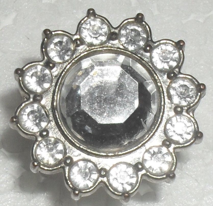 Bague Vintage avec brillants. 12 Montreuil (93)