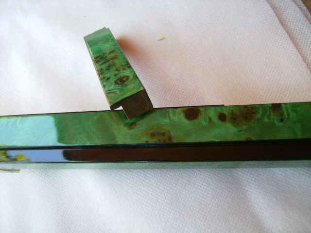 
9.50 m de baguettes bois en loupe vert pour encadrements 30 Wolxheim (67)