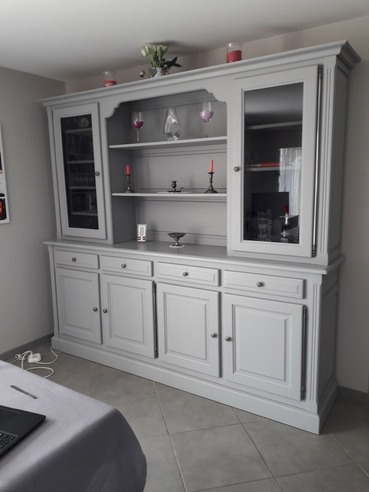 BAHUT EN CHENE MASSIF
1000 Aulnay (17)