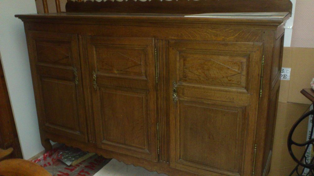 BAHUT CHENE MASSIF 3 PORTES
- A VENIR RECUPERER 0 Arras (62)