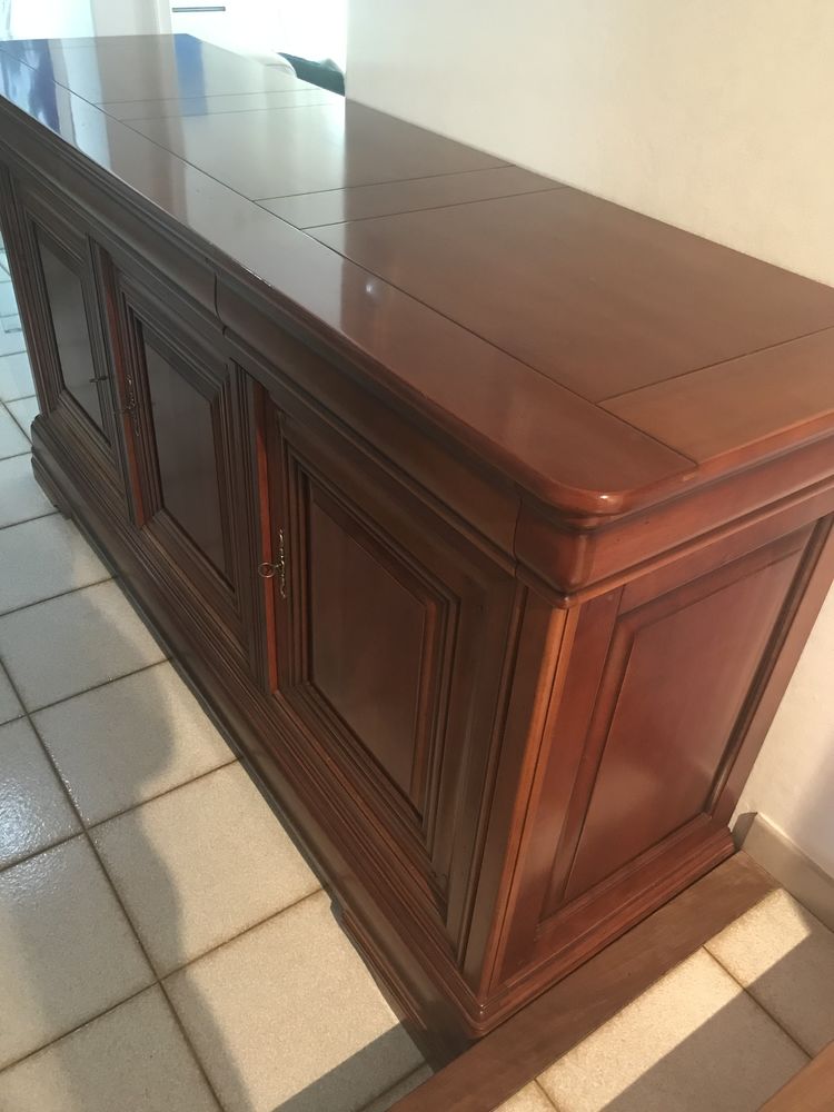 Bahut merisier massif. 350 Saint-Aun�s (34)