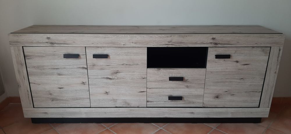 Bahut mod�le malaga ( fabricant r�uni) 250 N�mes (30)