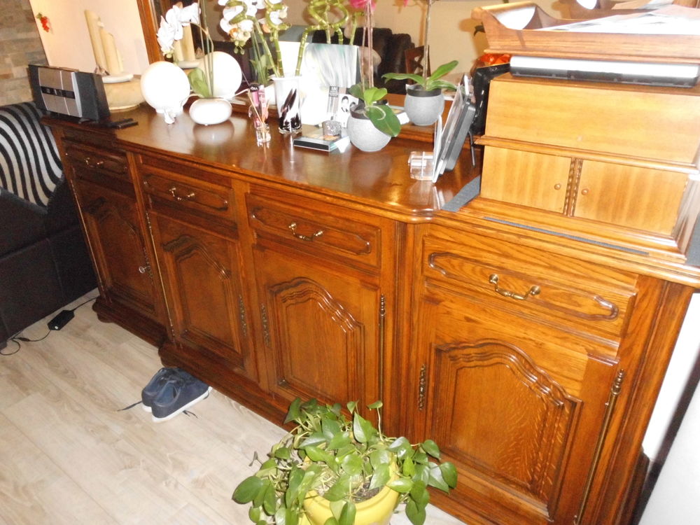 Bahut 4 portes 150 Saint-Cyr-sur-Morin (77)