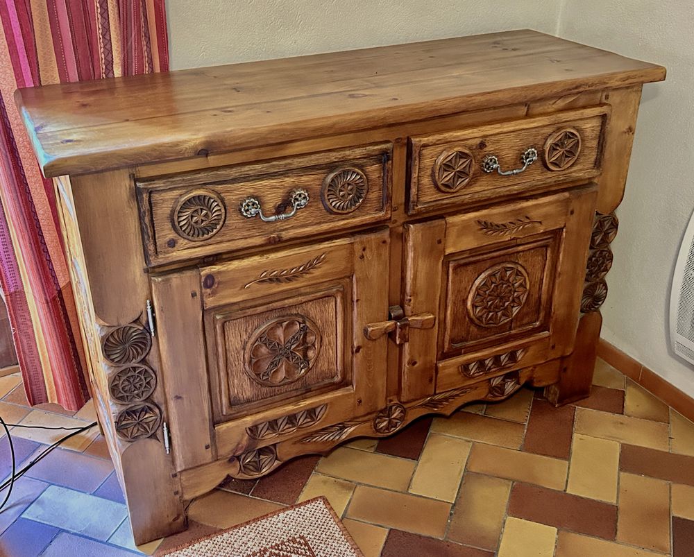 Bahut du Queyras 750 Saint-Martin-de-Queyri�res (05)