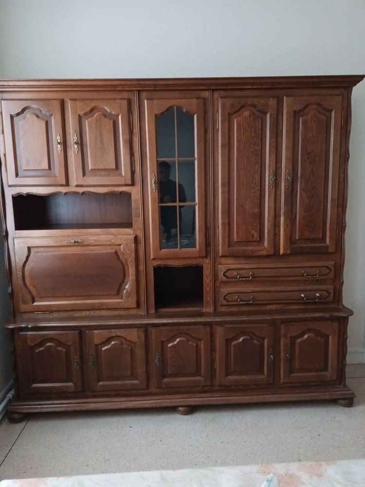 BAHUT STYLE LOUIS XIV (cause de d�m�nagement) 200 Fleury-les-Aubrais (45)