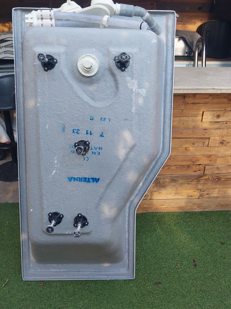 Baignoire alterna mod�le :pl�nitude
200 Toulon (83)