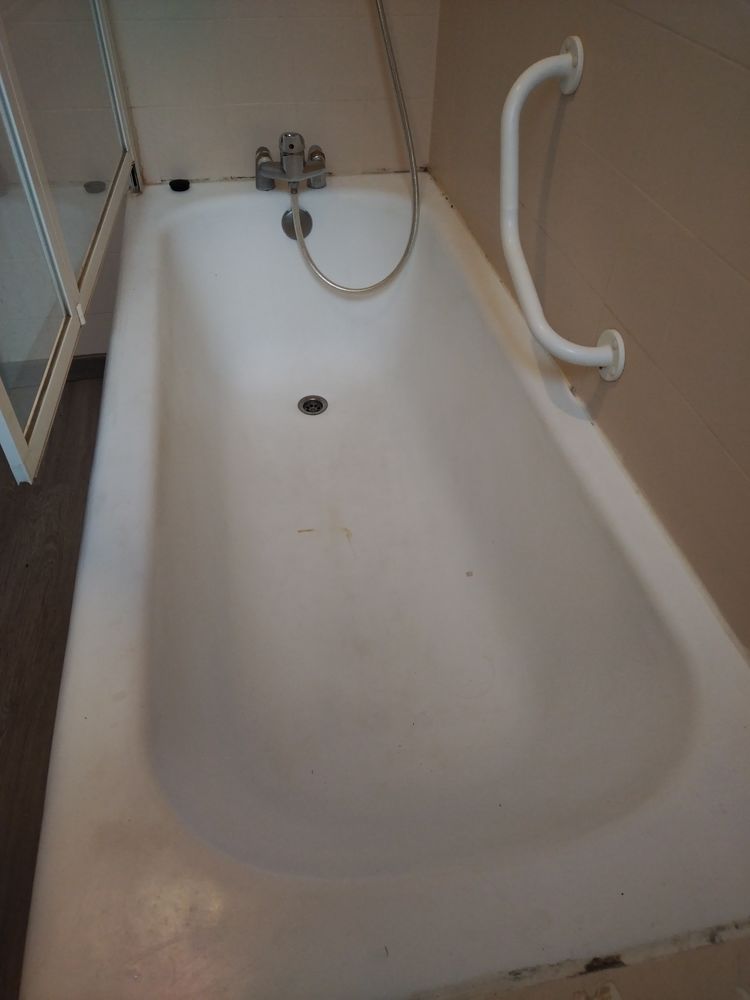 Baignoire ann�e 70 
0 Rivi�re-sur-Tarn (12)