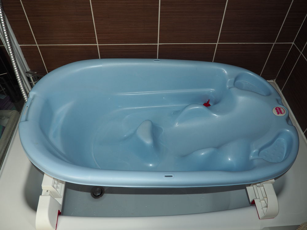 BAIGNOIRE BEBE AVEC BARRES - OK Baby mod�le Onda
25 Belloy-en-France (95)