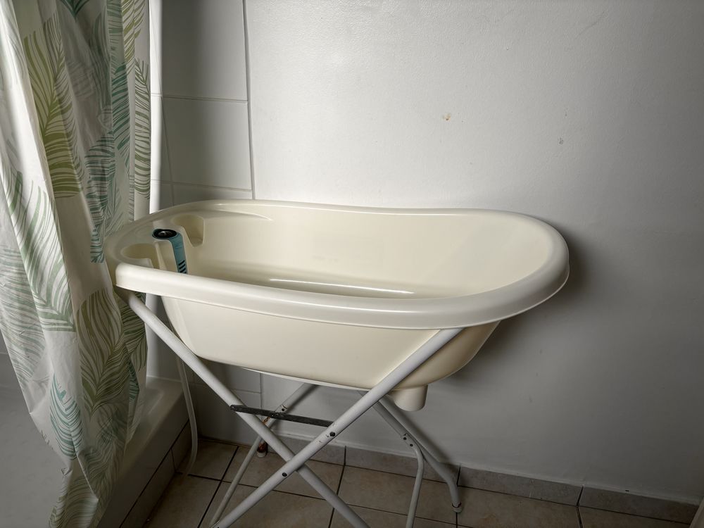 Baignoire b�b� �quip�e d'un thermom�tre 80 Baie-Mahault (97)