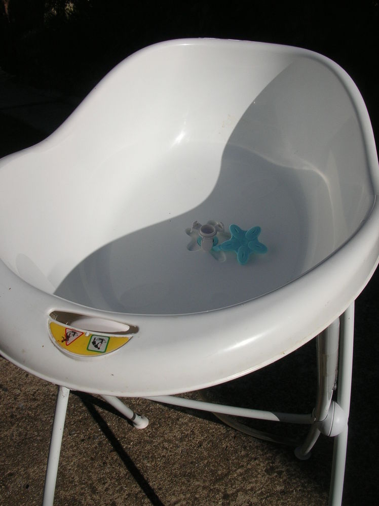 baignoire pour b�b� sur pieds pliables 25 Lamalou-les-Bains (34)