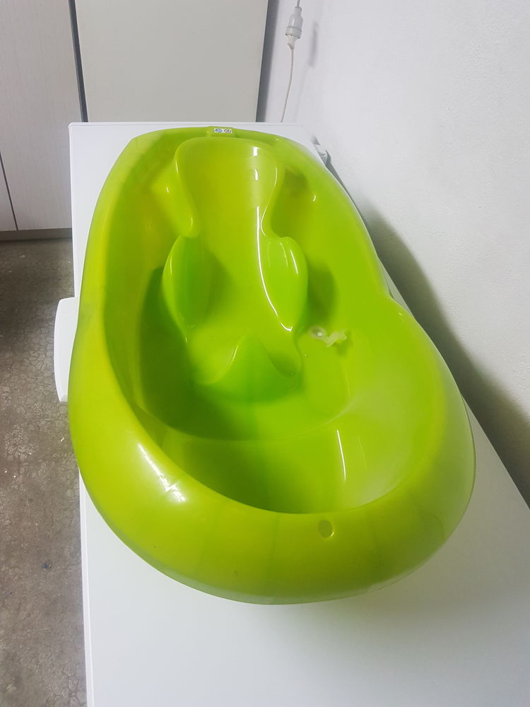 baignoire pour nouveau n� 3 Cranves-Sales (74)