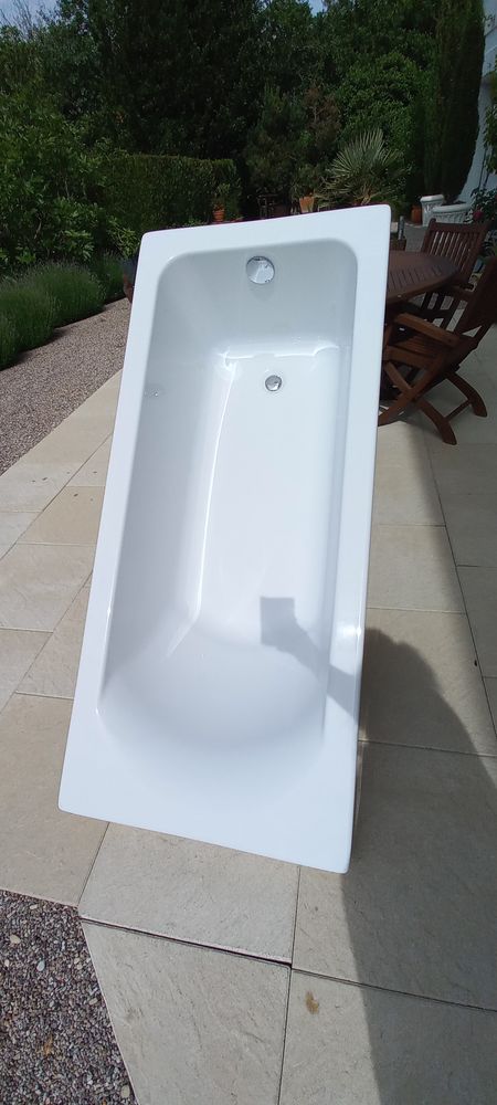 BAIGNOIRE.
40 �claron-Braucourt-Sainte-Livi�re (52)