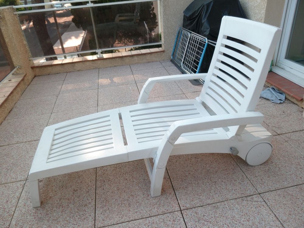 BAIN DE SOLEIL 20 Port-la-Nouvelle (11)