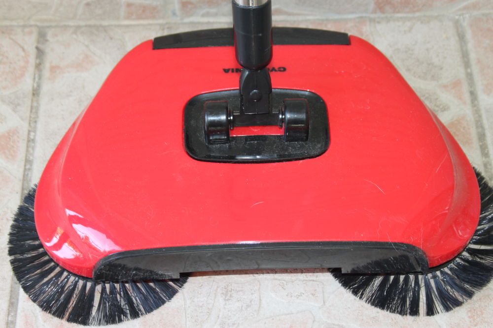 Balai � brosses rotatives 10 Montigny-Lencoup (77)