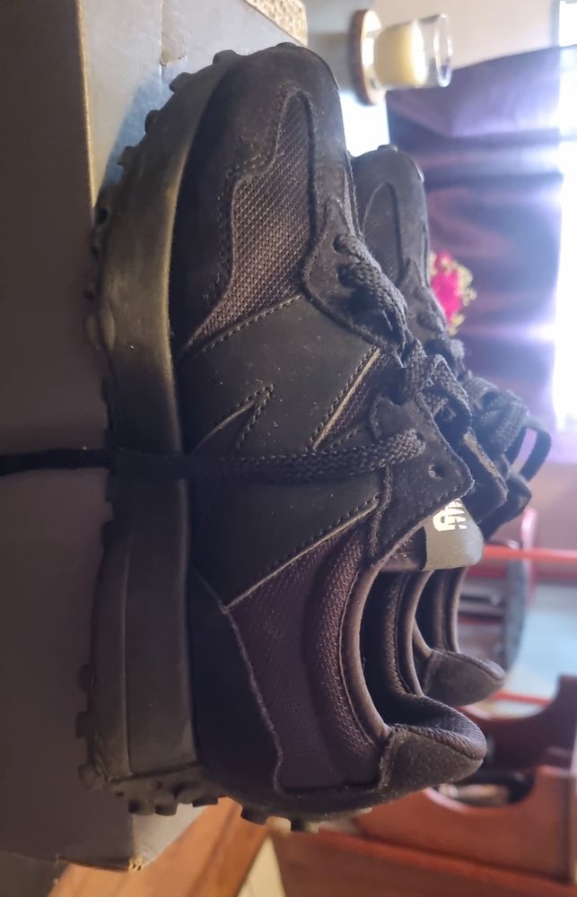 New Balance nouvel �dition noir en 38 et demi 70 Meaux (77)