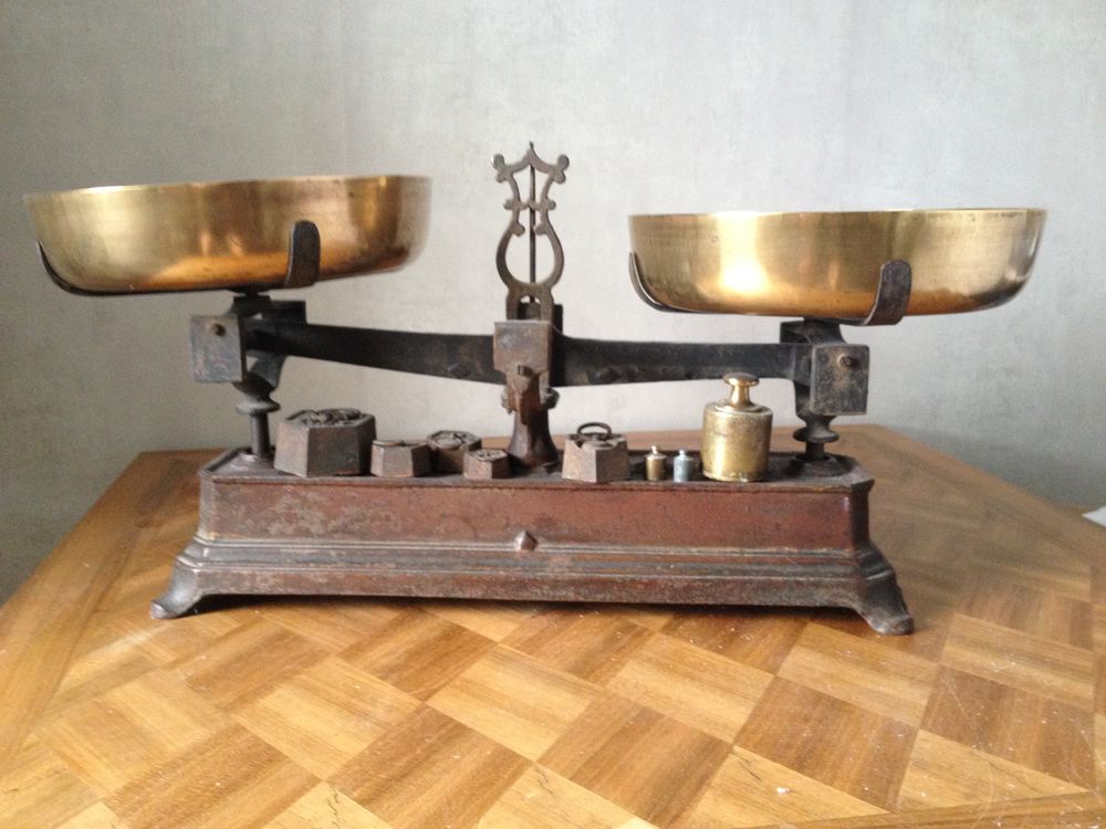 Balance Roberval 15kilos plateaux en laiton 80 Brive-la-Gaillarde (19)