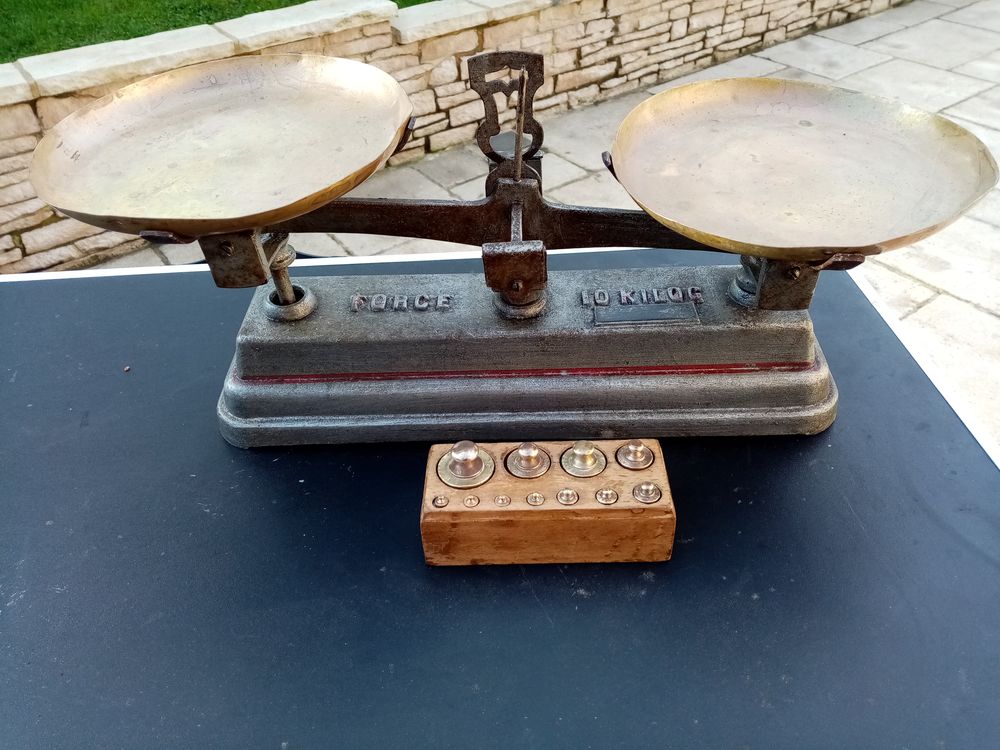  balance roberval plateau en laiton boite de poids 47 Chartres (28)