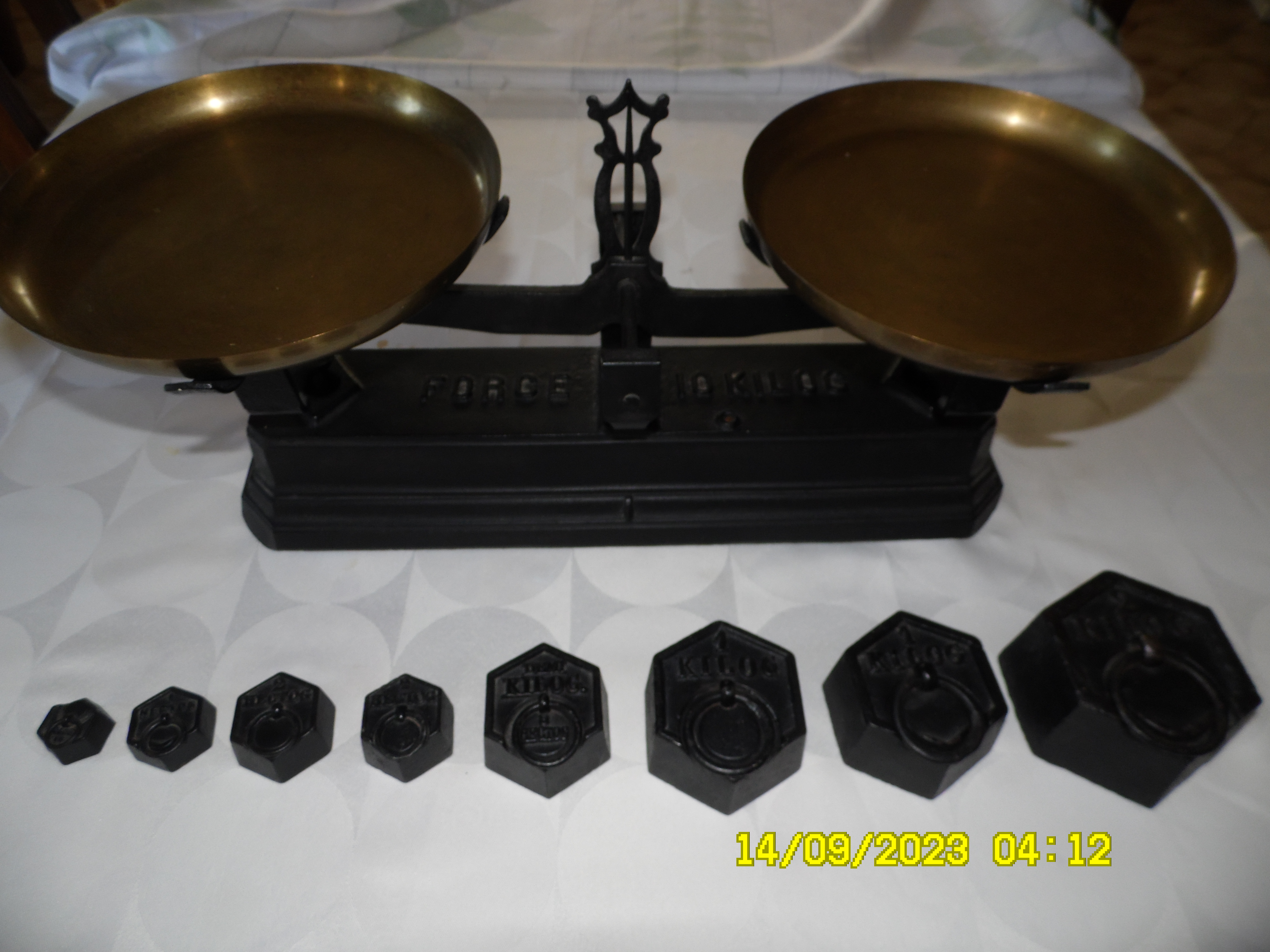 BALANCE  ROBERVAL  10 KL 42 Availles-Limouzine (86)