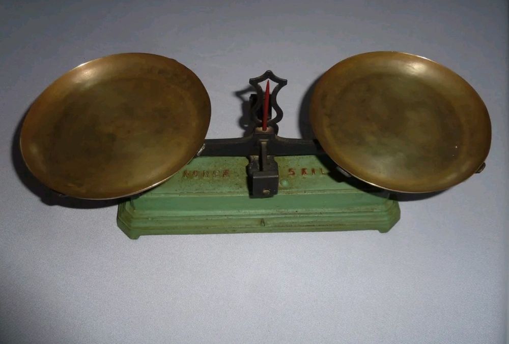 BALANCE Type ''Roberval'' avec 7 Poids de Pes�e. 85 Craponne (69)