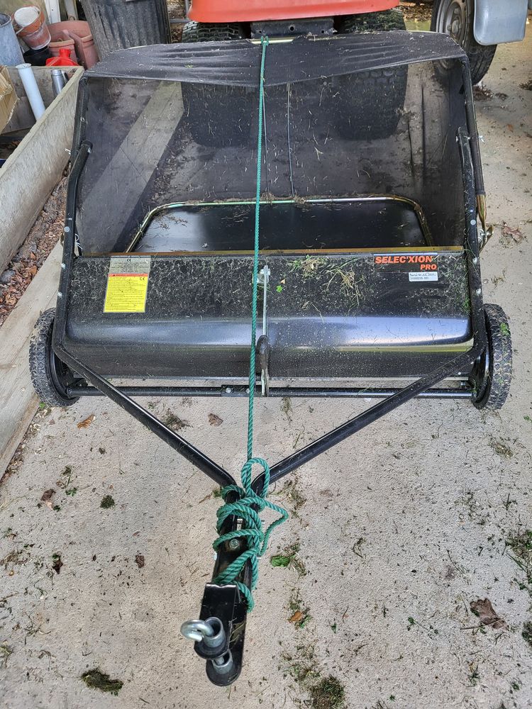 Balayeuse ramasse herbe 250 La Frette (71)