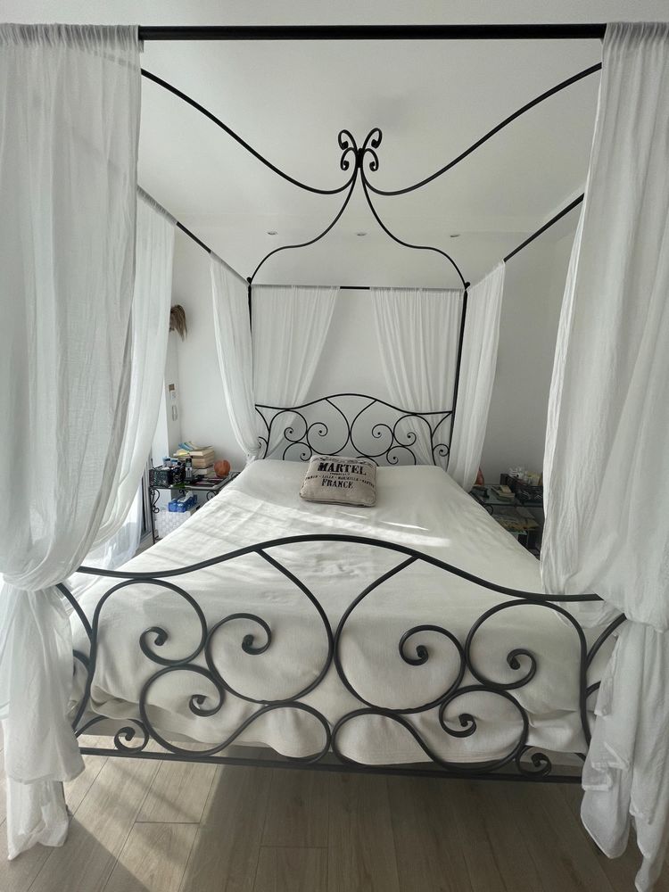 Lit � baldaquin Sheherazad de Maison du Monde tr�s bon �tat 350 Nice (06)