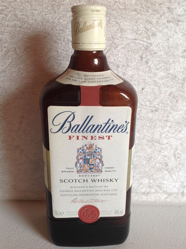 BALLANTINE'S FINEST BLENDED SCOTCH WHISKY 12 Tr�gunc (29)