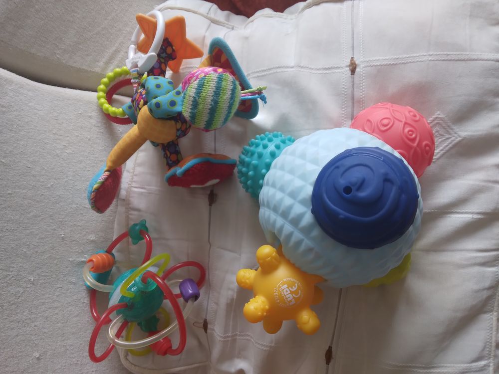 lot de 3 balles sensorielles 5 Rochefort (17)