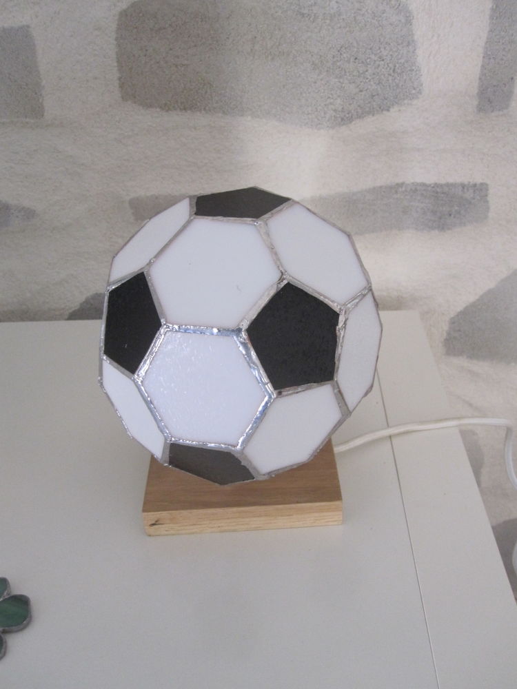ballon de foot en lampe 0 Mazan (84)