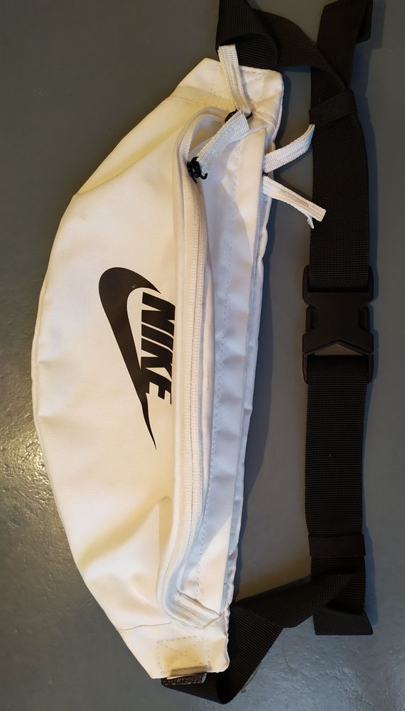 Banane NIKE 0 Le Bourget (93)