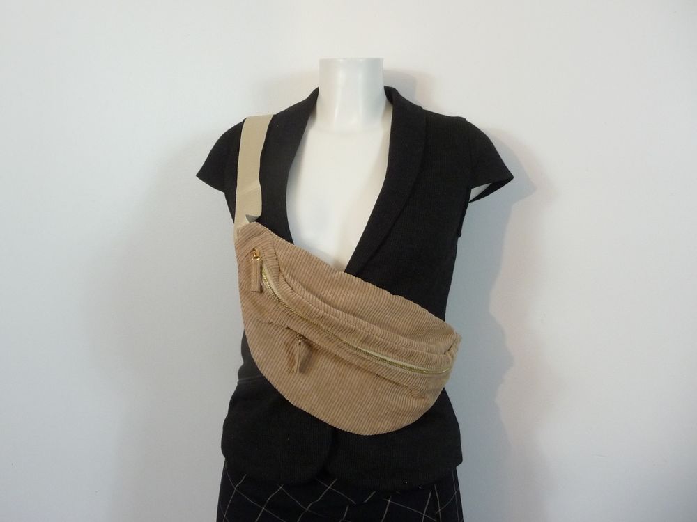 Sac Banane Velours Beige 2 Poches Zipp�es et Sangle R�glable 35 Paris 15 (75)