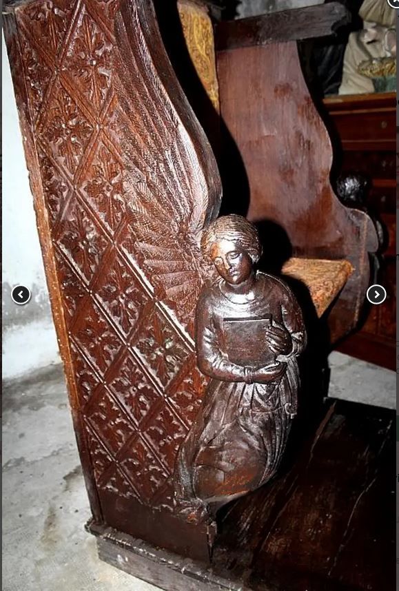 Banc d'abbaye n�ogothique en ch�ne en forme de tra�neau. 980 Chartres (28)